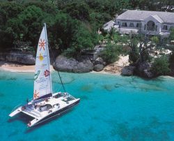Tutte le spiagge di Barbados possono essere esplorate con un Catamarano - Fonte: Barbados Tourism Authority