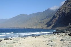 Il litorale roccioso di El Hierro, la più ...