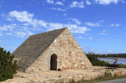 La Riserva di Ses Salines nella parte settentrionale di Formentera, Baleari, Spagna. In passato l'estrazione di sale era una delle attività più diffuse sull'isola, insieme ...