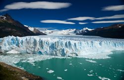 Ghiacciaio Perito Moreno, fotografato con un cielo tipico della Patagonia Argentina. Ci troviamo vicino ad  El Calafate - © Andrey Maximov / Shutterstock.com