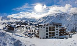 Hochgurgl a sud di Solden, in Austria, è un rinomato ski resort sulle Alpi Retiche del Tirolo  - © Tatiana Popova / Shutterstock.com