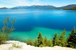 I colori del lago Nahuel Huapi in Patagonia, siamo nelle vicinanze della cordigliera andina, in Argentina - © Guido Amrein, Switzerland / Shutterstock.com