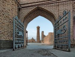 Il centro storico di Bukhara, la città della via della Seta che si trova in Uzbekistan - © liseykina / Shutterstock.com