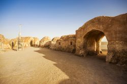 Il villaggio di Tatooine ovvero il set cinematografico di George Lukas in Tunisia, dove sono state girate alcune scene di Guerre Stellari - © Marques / Shutterstock.com 