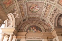 I ricchi interni del Palazzo Te a Mantova: questa ...