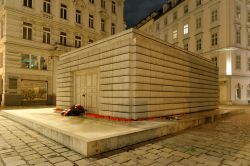 Memoriale dell'Olocausto a Judenplatz, Vienna ...