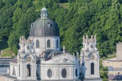 La chiesa Universitaria (Kollegienkirche) a Salisburgo, in Austria - E' la più grande chiesa barocca della città, costruita come chiesa universitaria da Fischer von Erlach ...