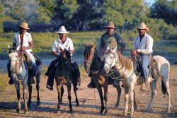 Mandriani a cavallo nei Llanos del Venezuela - Foto di Giulio Badini