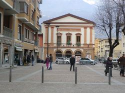 Il Teatro Pedretti di Morbegno, oggi convertito in cinema - © BARA1994 - CC BY-SA 3.0 - Wikipedia