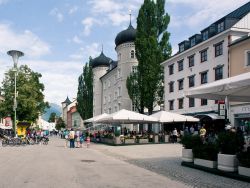 la piazza nel centro di Lienz, la città ...