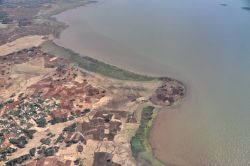 Riva orientale del lago Tana vista dall'aereo