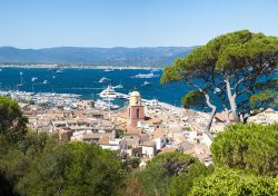 Saint Tropez, la celebre località di villeggiatura della Costa Azzurra in Francia  - © Yarchyk / Shutterstock.com