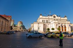 Il Palazzo del Parlamento e la Cattedrale di Sofia sono a pochi passi di distanza, in un centro storico ricco di monumenti - © Nickolay Stanev / Shutterstock.com