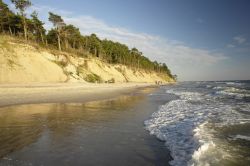 Spiaggia vicino al porto di Klaipeda in Lituania, lungo le coste del mar Baltico - © JuliusKielaitis / Shutterstock.com