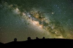 Via Lattea sui Telescopi del Mauna Kea sull'isola di Big Hawaii (USA) - © MarcelClemens / Shutterstock.com