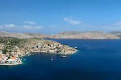 Vista aerea dell'isola di Symi, arcipelago del Dodecaneso, Grecia - © Ivan Feoktistov / Shutterstock.com