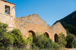 Antica miniera vicino a Iglesias in Sardegna - © Elisa Locci / Shutterstock.com