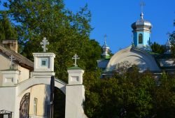 Architettura di una chiesa ortodossa a Siauliai, Lituania. La maggior parte della popolazione ortodossa del paese è di etnia slava - © meunierd / Shutterstock.com
