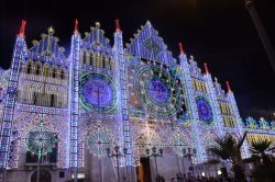 Bari, Puglia: le luminarie per la Festa di San Nicola - © forben / Shutterstock.com