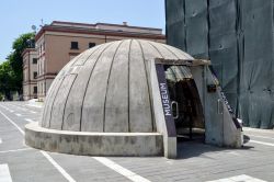 BunkArt 2, bunker anti nucleare di Tirana (Albania) ora divenuto museo di storia. Ricostruisce le vicende del Ministero degli Affari Interni dal 1912 al 1991 - © PaulSat / Shutterstock.com ...