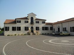 Casa canonica a Campagna Lupia, borgo del Veneto