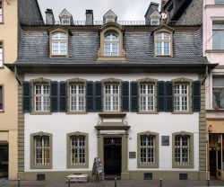 Trier (Treviri): la casa-museo di Karl Marx (Karl Marx Haus), dove nacque il grande filosofo il 5 maggio 1818. Il museo richiama ogni anno oltre 30.000 visitatori - foto © Mikhail ...