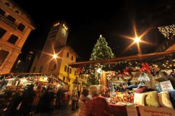 Casette di Natale in piazza Carli e piazza II Risorgimento ad Asiago - © Roberto Costa Ebech