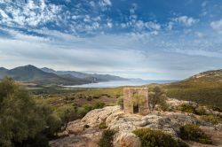 Il Castello  del Principe Pierre Bonaparte sulla costa a nord di Galeria in Corsica
