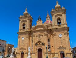 Basilica della Natività della Vergine Maria a Xaghra (Gozo). E' stata consacrata nel 1878, ma nonostante sia abbastanza recente, è stato utilizzato un classico stile barocco ...