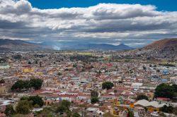 Vista dall'alto della città di Oaxaca, capitale dell'omonimo stato nel Messico meridionale.

