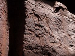 Disegni preistorici nel deserto. Li potete ammirare incisi sulle rocce del Wadi Rum
