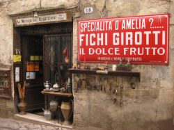 Fichi Girotti: una delle specialità gastronomiche di Amelia, il borgo fortificato in provincia di Terni, in Umbria.