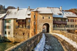 Il borgo medievale di Saint-Ursanne in Svizzera - © SilvanBachmann / Shutterstock.com