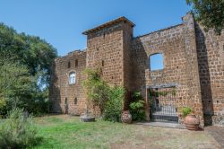 Il castello di Carlo Magno a Sutri nel Lazio