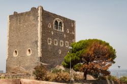 Il castello Normanno, la fortezza medievale del centro di Paterno in Sicilia