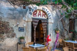 Il famoso Bar Vitelli di Savoca uno dei luoghi in cui è stato girato il Padrino di Francis Ford Coppola - © Sergey Kelin / Shutterstock.com 