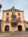 Il Municipio in Piazza del Mercato a Obernai, Francia. Qui si affacciano edifici e palazzi storici - © 301545539 / Shutterstock.com