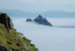il panorama da Skellig Michael, l'isola di Little Skellig e le coste dell'Irlanda