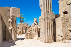Il Tempio di Karnak a Luxor (Egitto). Si trova sulla riva destra del Nilo e si estende su una superficie di circa 300.000 metri quadrati.
