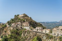 Il villaggio di Savoca sulle montagne della provincia di Messina - © RubinowaDama / Shutterstock.com