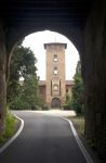 Ingresso al complesso di Mirazzano, il castello storico di Peschiera Borromeo (Lombardia)
