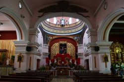 Interno della chiesa El Calvario a Tegucigalpa, Honduras - © mundosemfim / Shutterstock.com