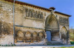 La chiesa della Santa Sepoltura a Estella, Spagna. Si tratta di uno dei più preziosi esempi di arte gotica della Navarra.

