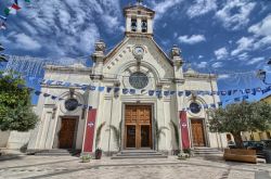 La chiesa di San Giovanni Battista nel centro di Pula, in Sardegna