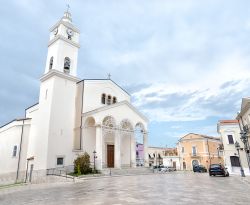 La chiesa principale di Lesina sul Gargano (Puglia).