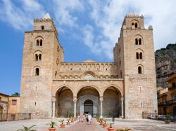La facciata della Cattedrale di Cefalù, parimonio UNESCO dell'umanità