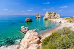 La spiaggia di Afrodite vicino a Paphos, isola di Cipro