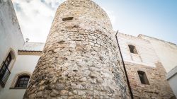 La torre della calle Comare nel centro storico di Oliva, Spagna. Si tratta della parte meglio conservata fra le mura dell'antico palazzo di Centelles.




