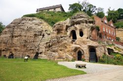 Le grotte al castello di Nottingham, Inghilterra. Ancora oggi questo luogo è circondato da un'atmosfera medievale unica.
