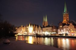Mercatino di Natale, Lubecca (Germania), by night.
